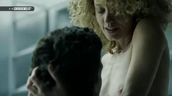 Esther Acebo nua em La Casa de Papel 1