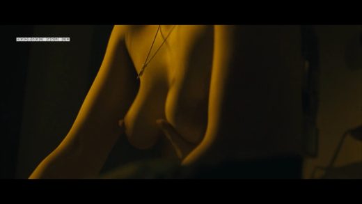 Gemma Arterton nua em Three and Out