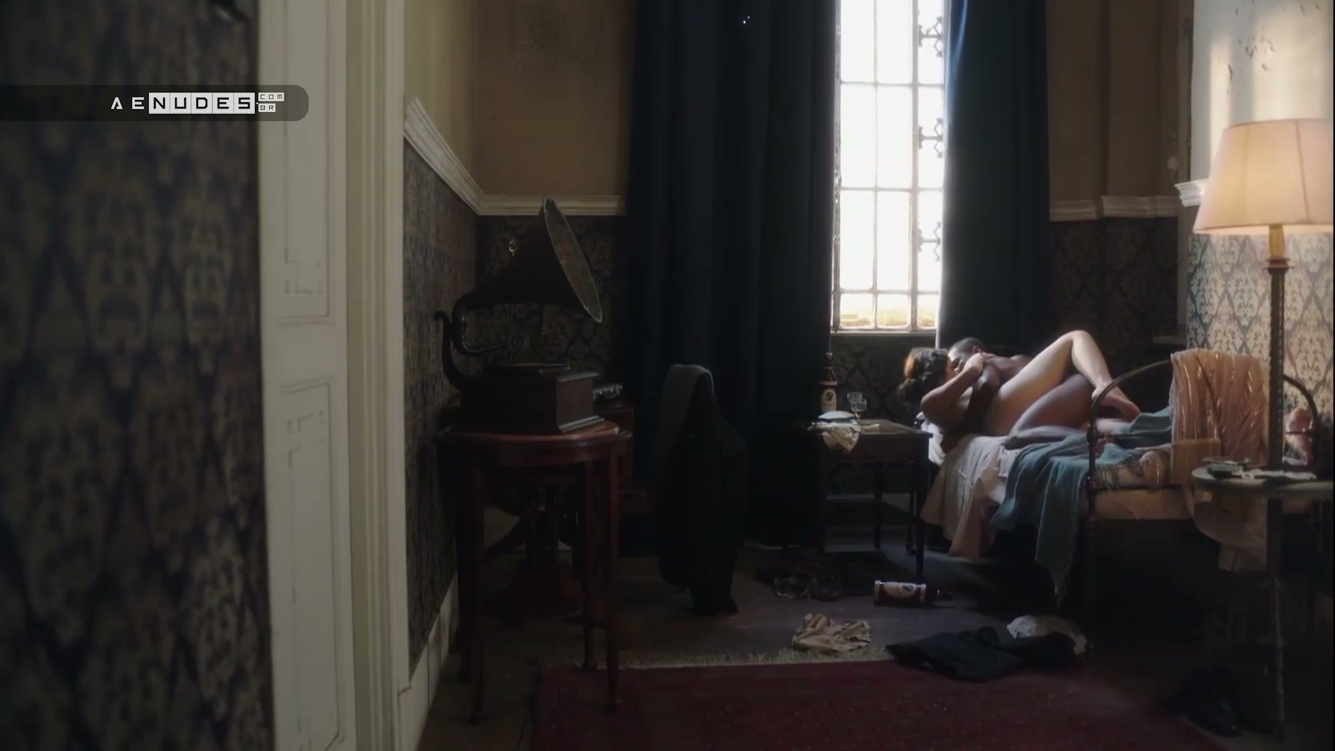 Agatha Moreira nua pelada em Pixinguinha, Um Homem Carinhoso