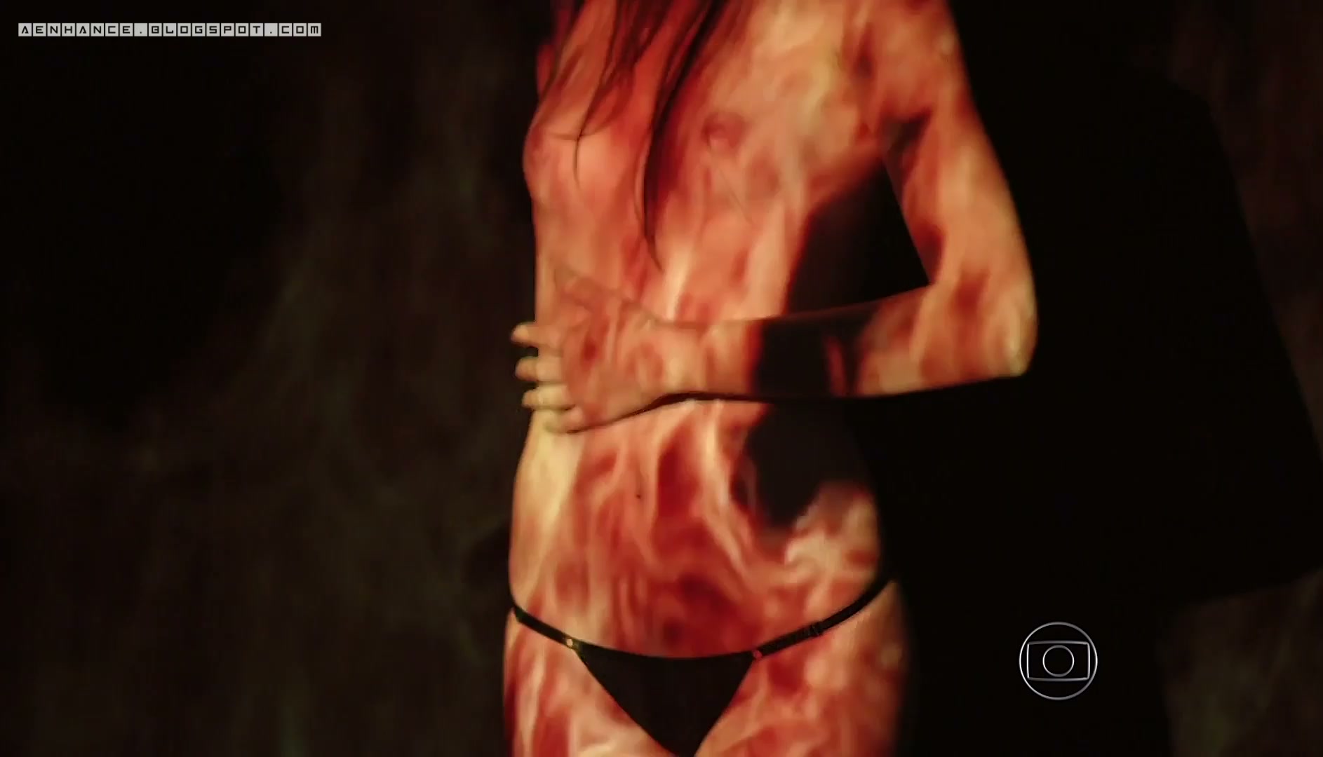 Camila Queiroz nua pelada em Verdades Secretas