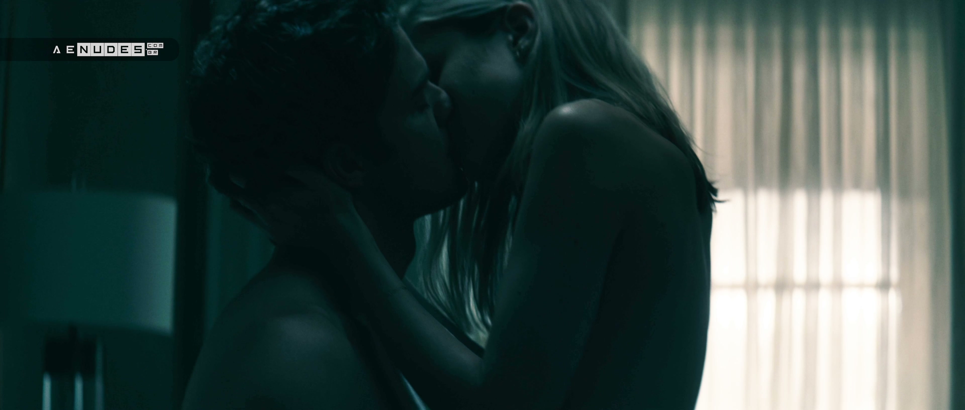Erin Moriarty nua pelada em The Boys