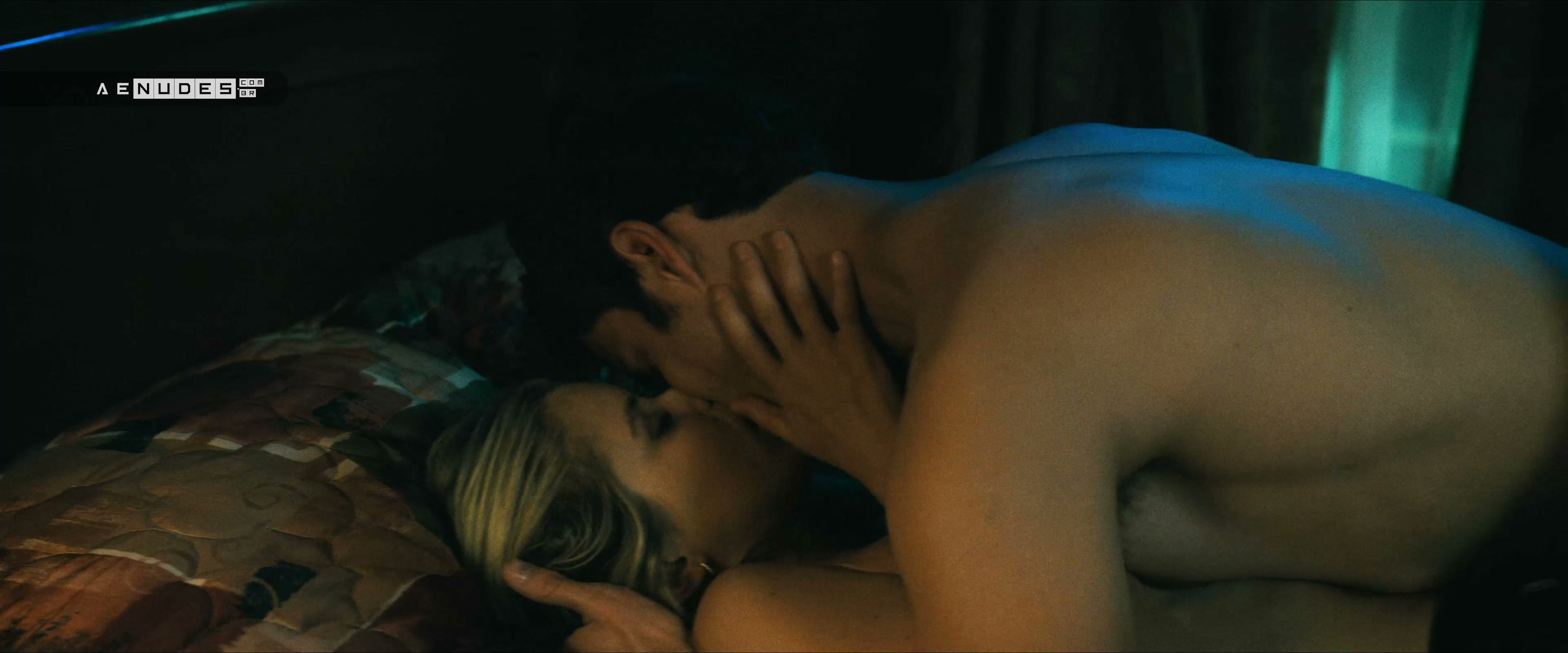 Erin Moriarty nua pelada em The Boys