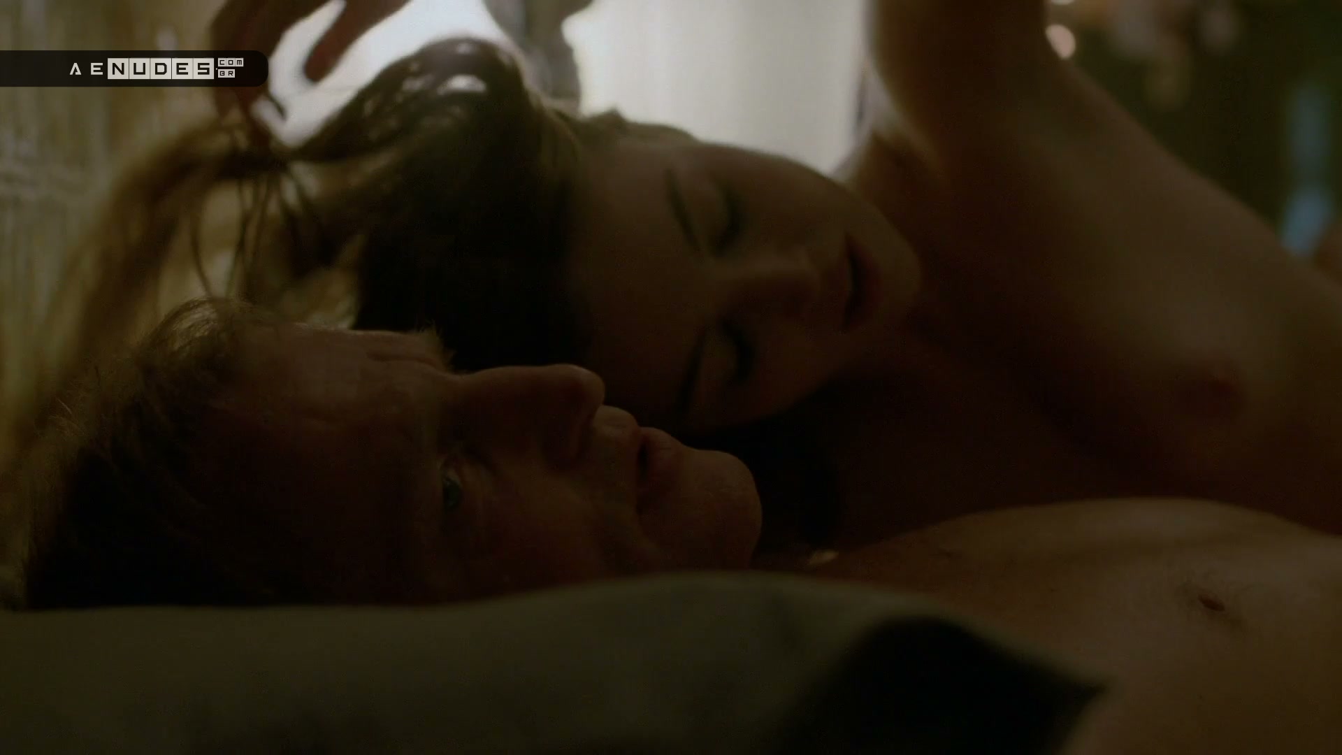 Lili Simmons nua pelada em True Detective