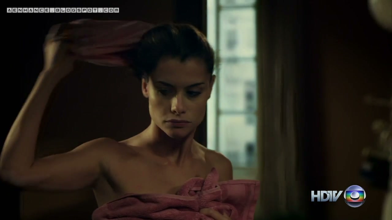 Alinne Moraes nua pelada em As Cariocas