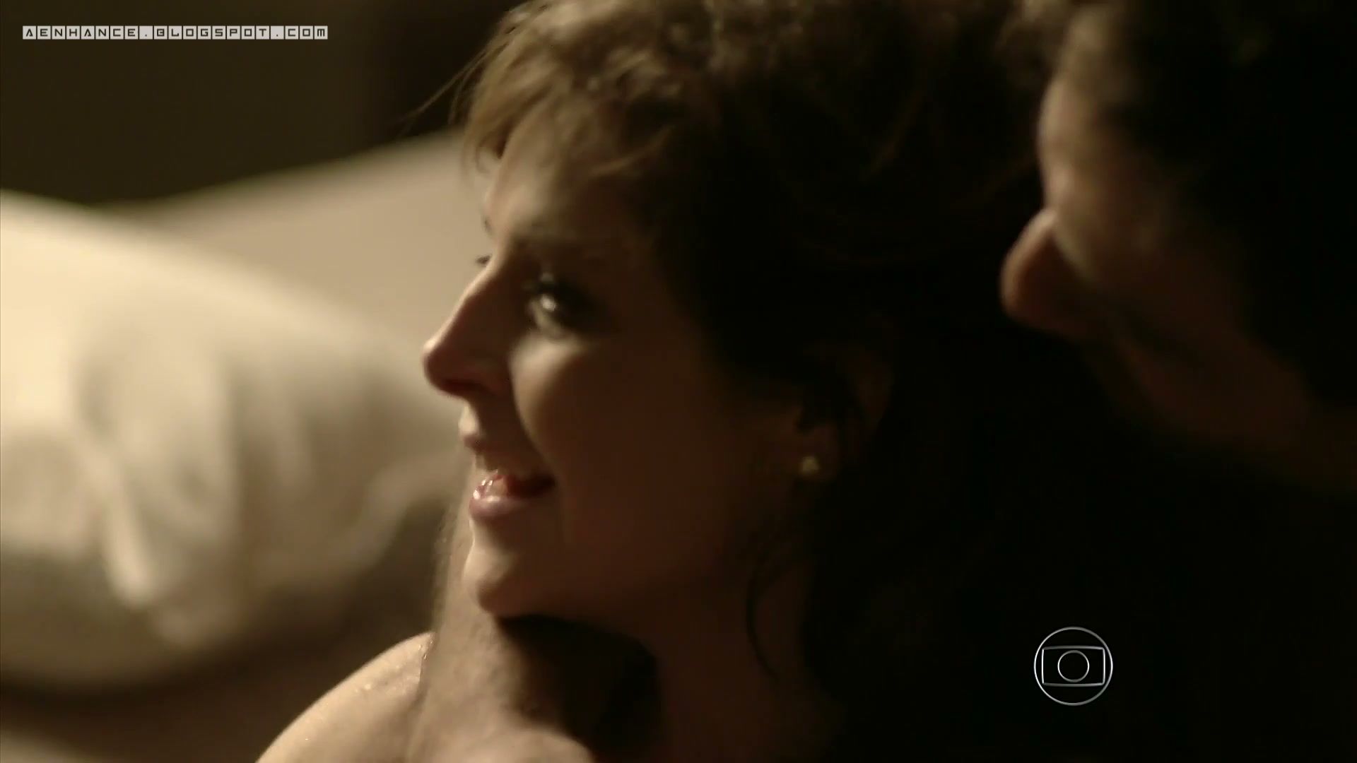 Drica Moraes nua pelada em Verdades Secretas