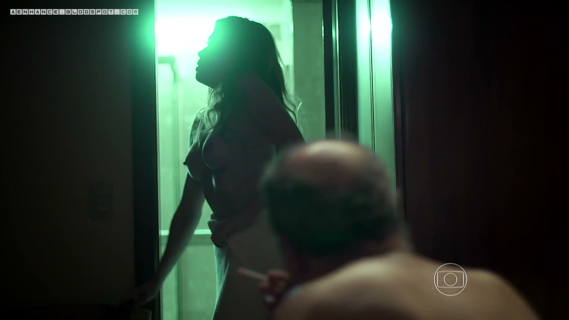Grazi Massafera nua pelada em Verdades Secretas