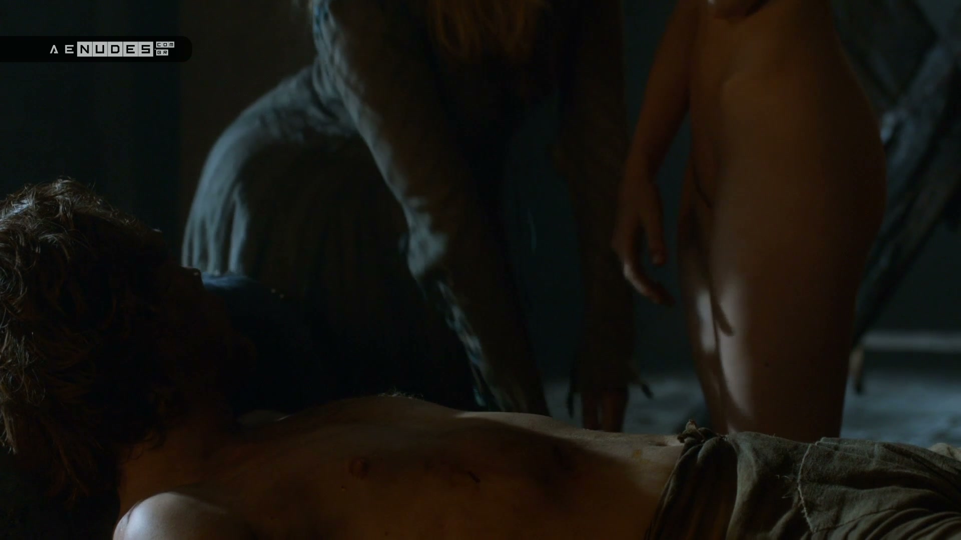 Charlotte Hope nua pelada em Game Of Thrones