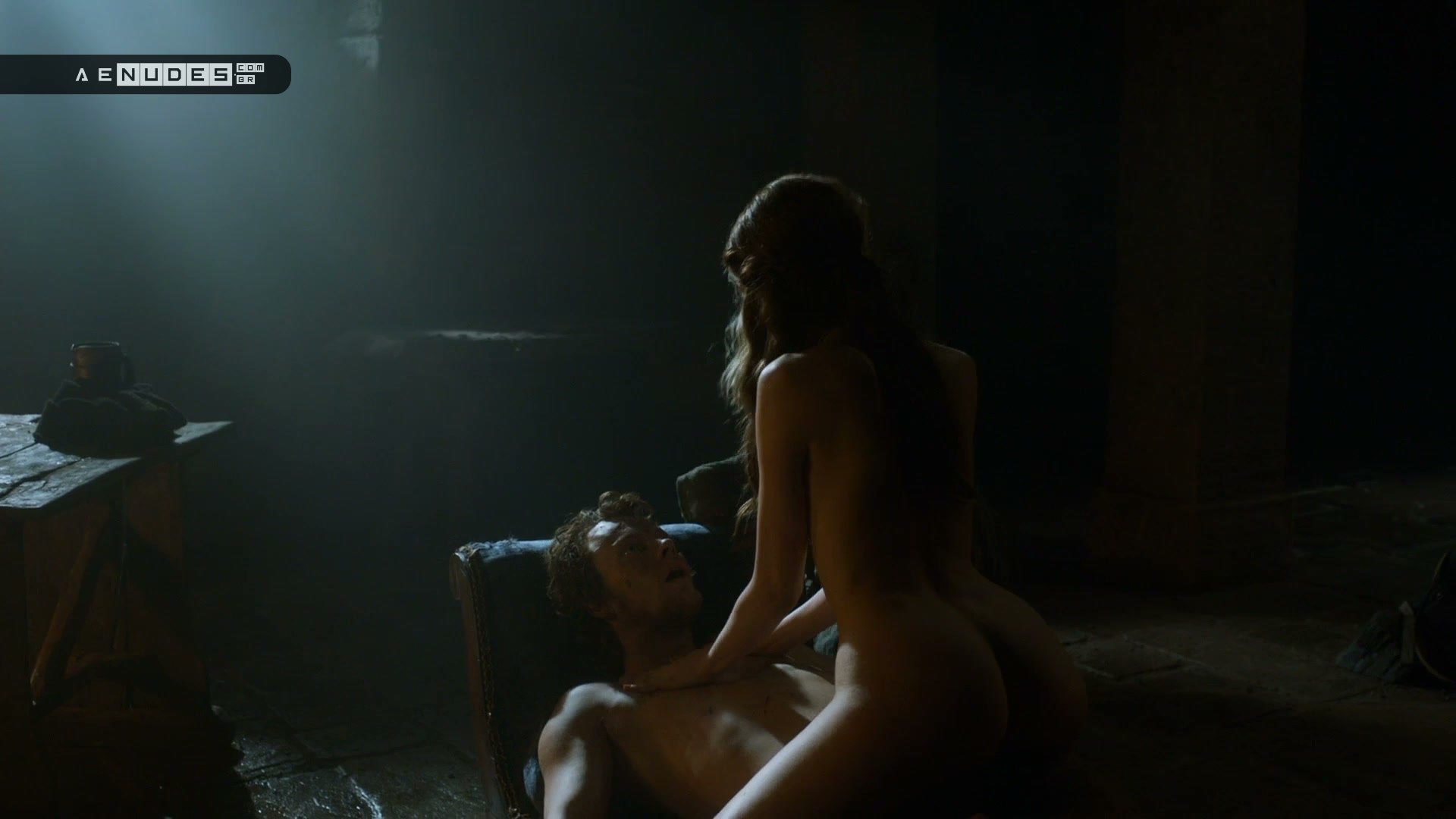 Charlotte Hope nua pelada em Game Of Thrones