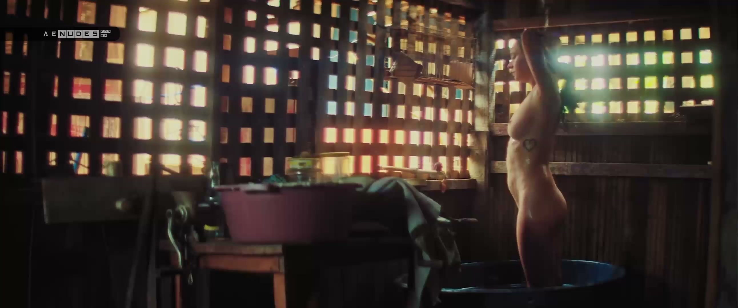 Caroline Abras nua pelada em Rodantes