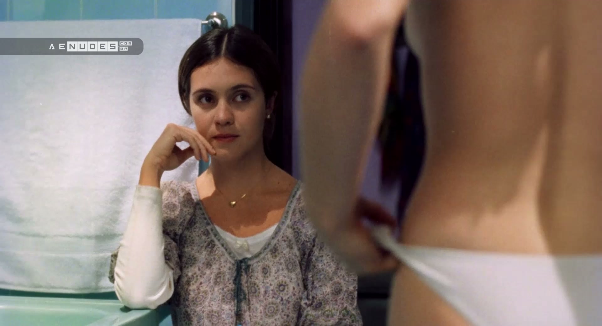 Drica Moraes nua pelada em As Meninas