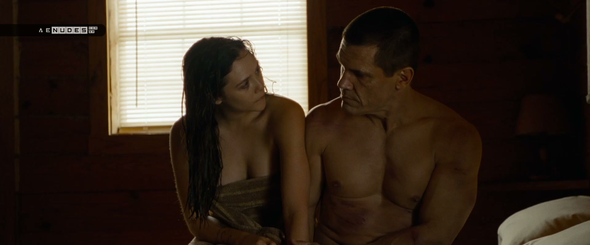 Elizabeth Olsen nua pelada em Oldboy