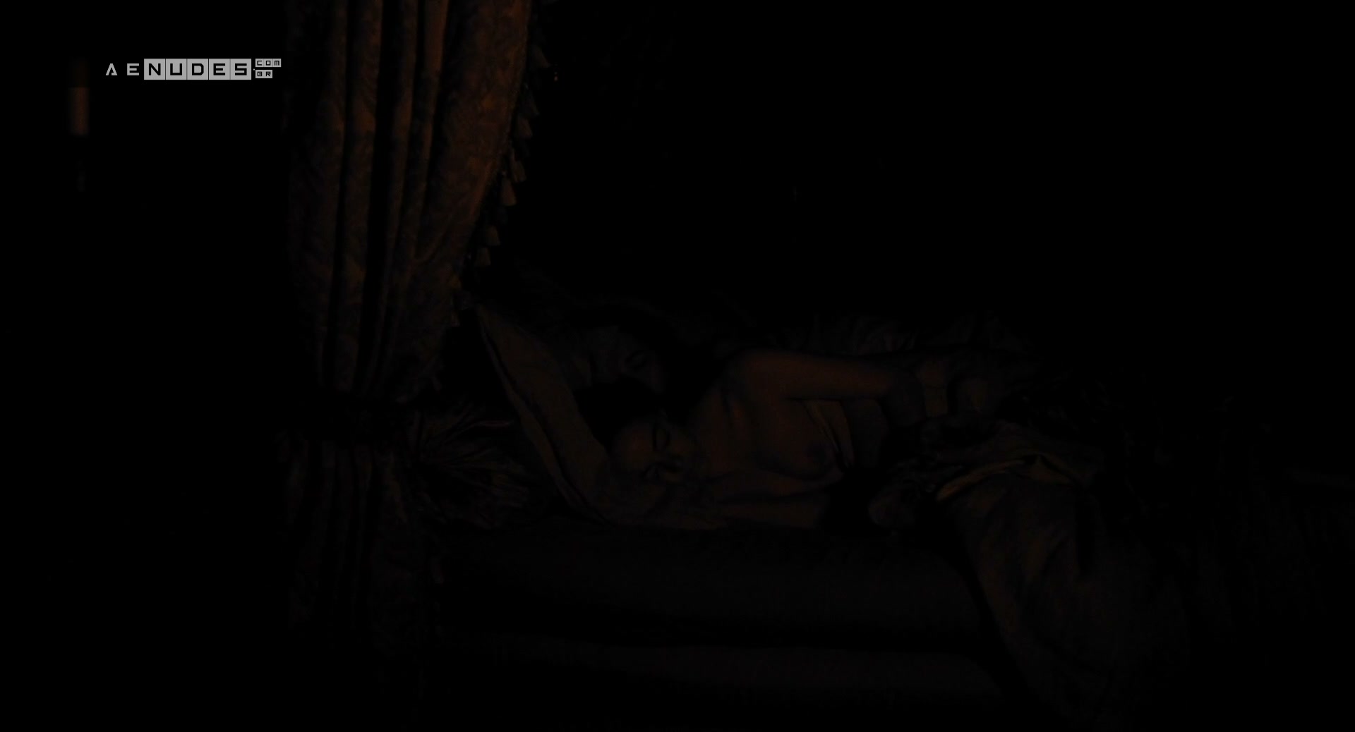 Emma Stone nua pelada em The Favourite