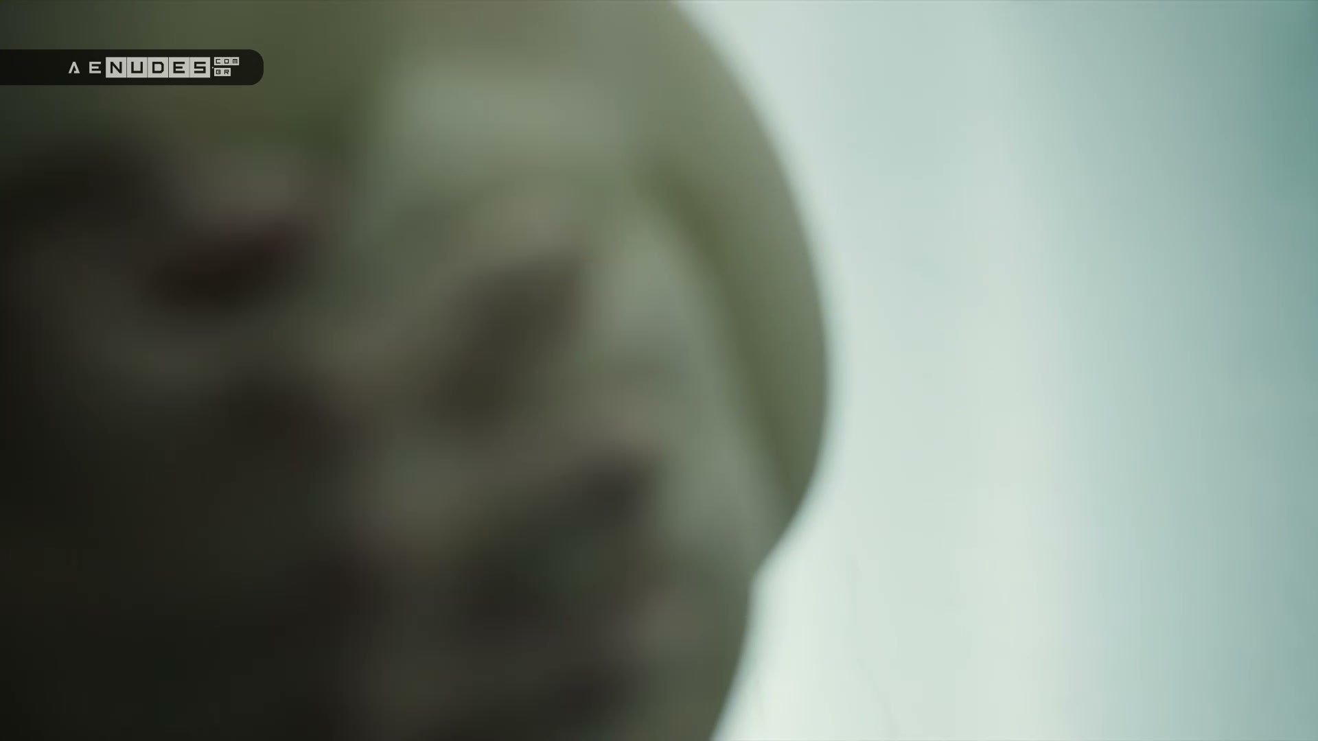 Esther Acebo nua pelada em La Casa de Papel