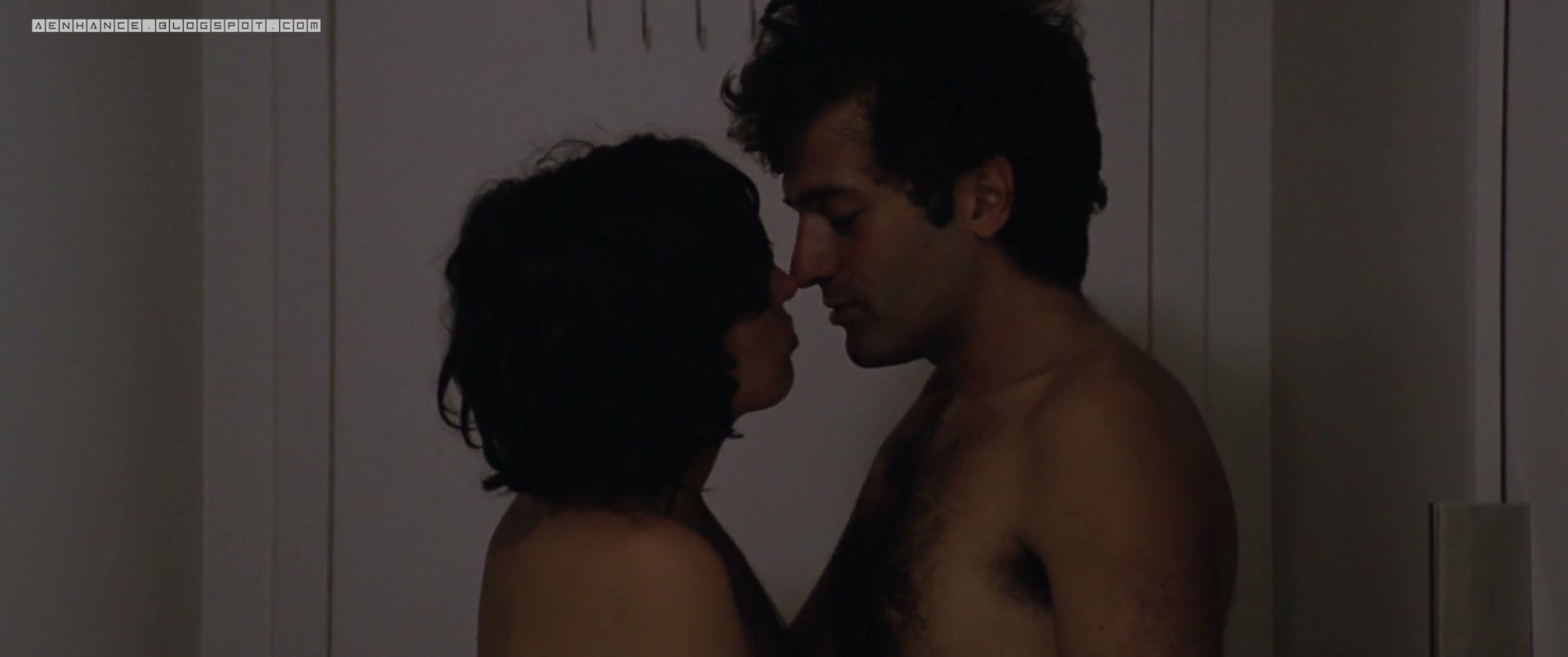 Maria Flor nua pelada em Som Ao Redor