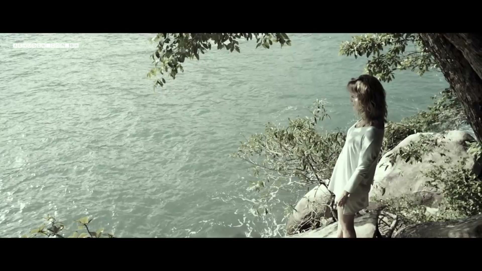 Mariana Ximenes nua pelada em Zoom