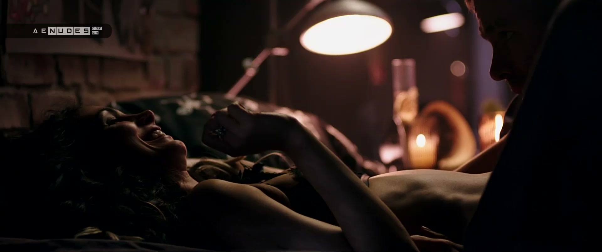Morena Baccarin nua pelada em Deadpool