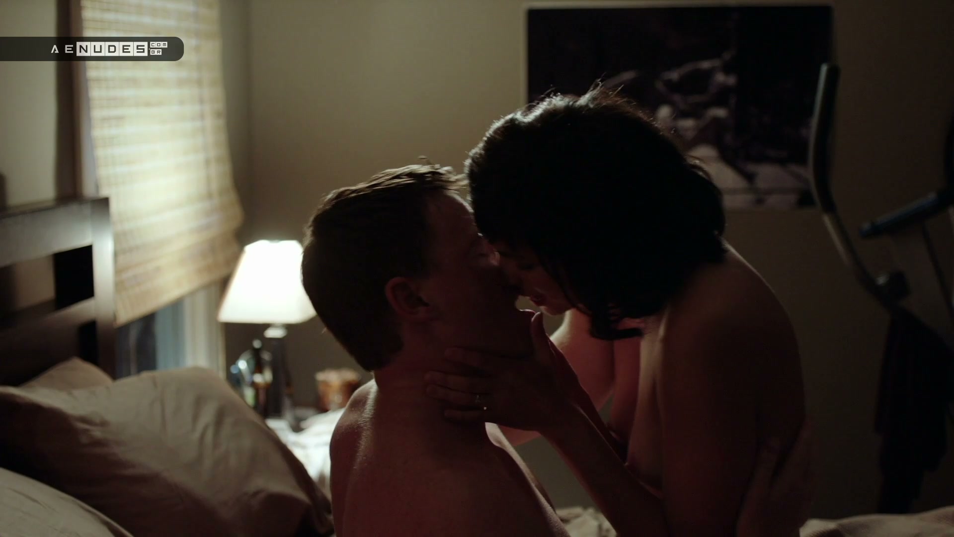 Morena Baccarin nua pelada em Homeland