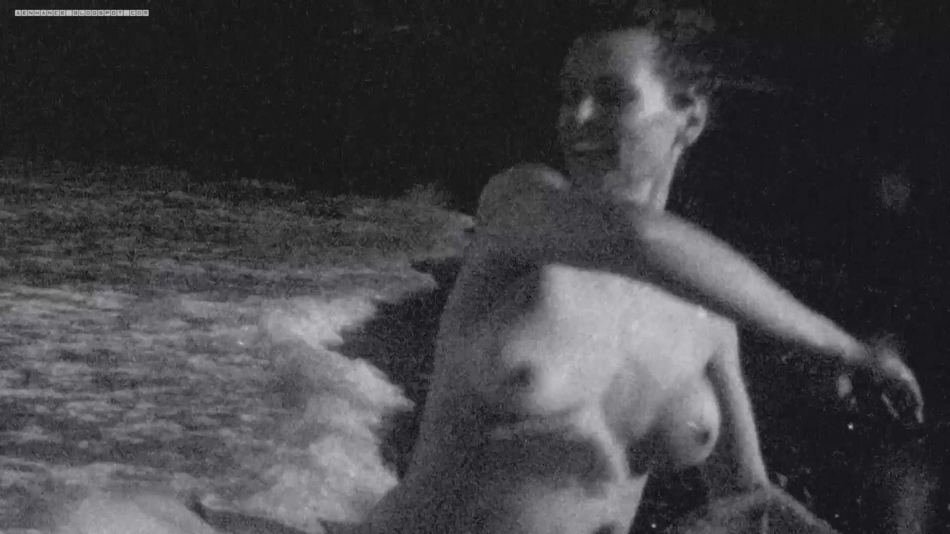 Ondina Clais nua pelada em Vou Nadar Ate Voce