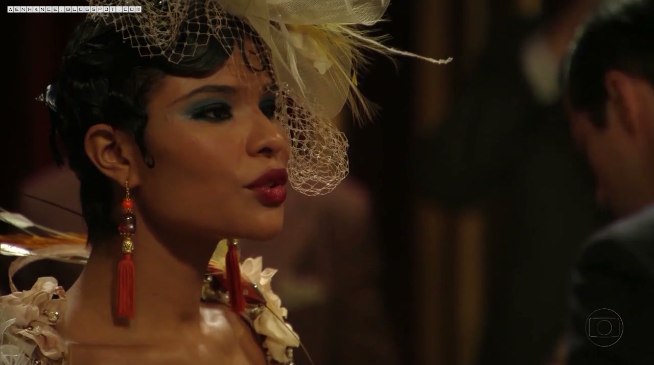 Suyane Moreira nua pelada em Gabriela