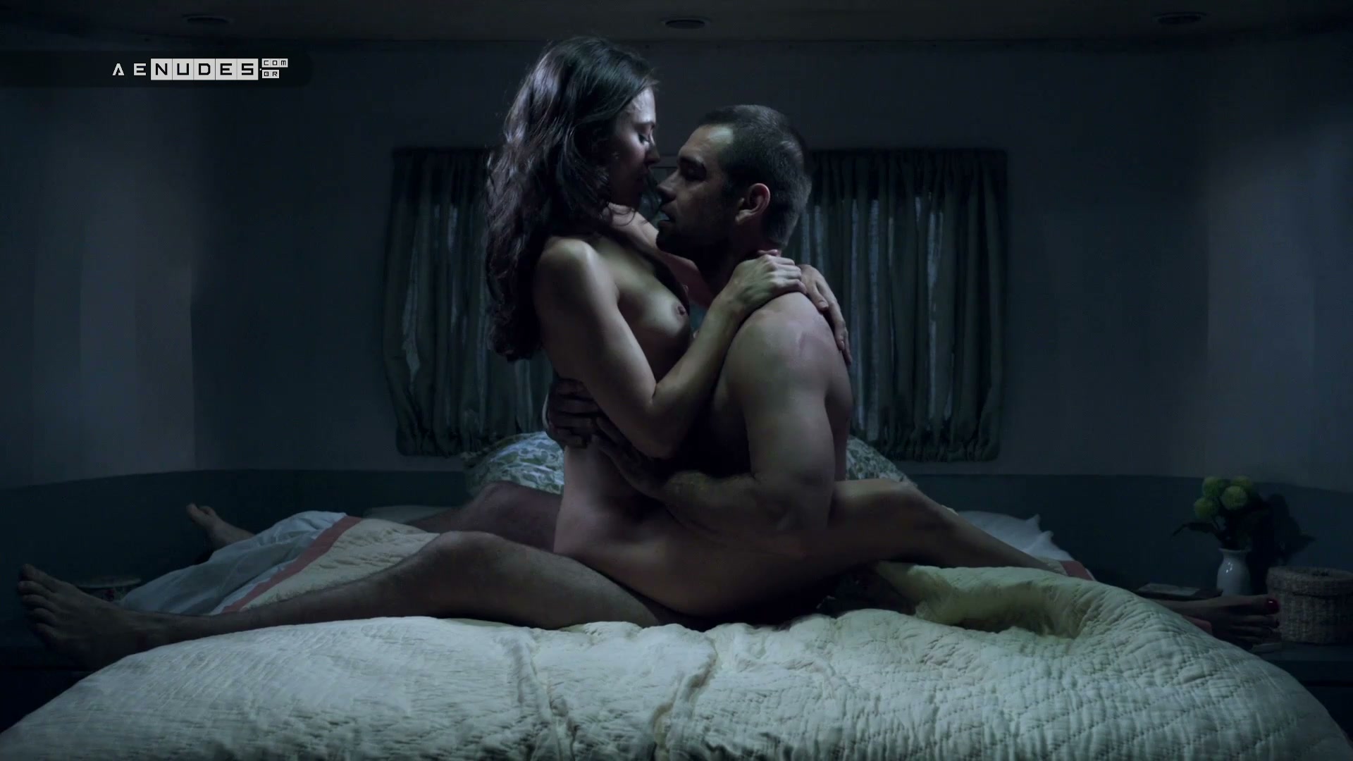 Trieste Kelly Dunn nua pelada em Banshee
