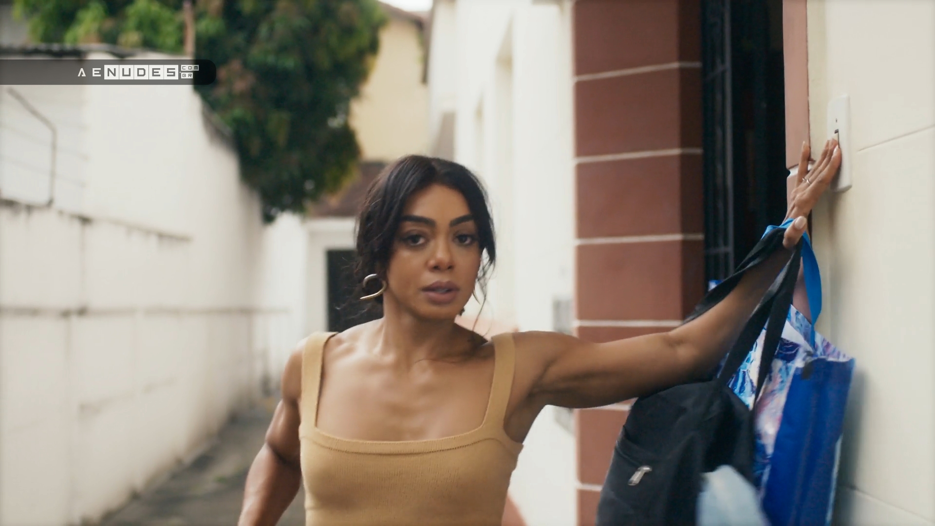 Lucy Alves nua pelada em Travessia
