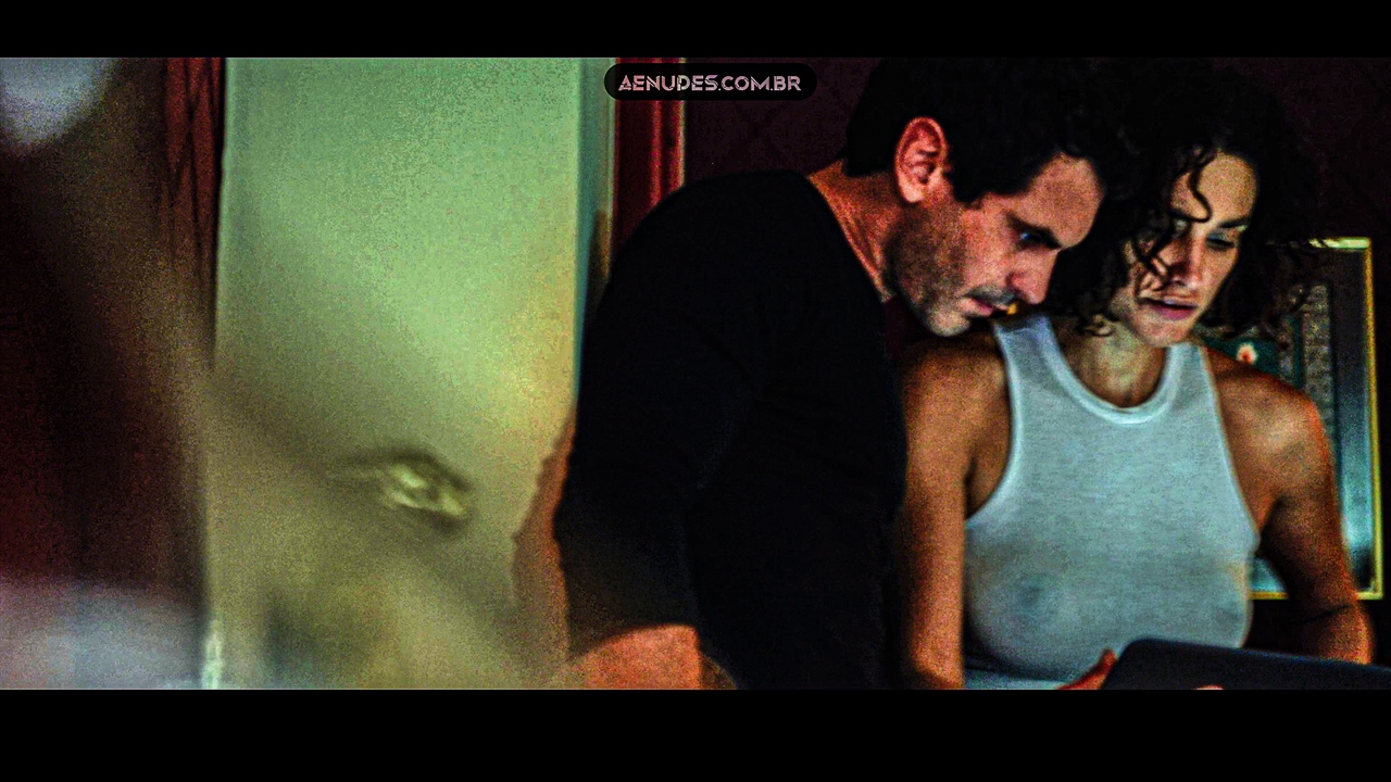 Debora Nascimento nua pelada em Olhar Indiscreto