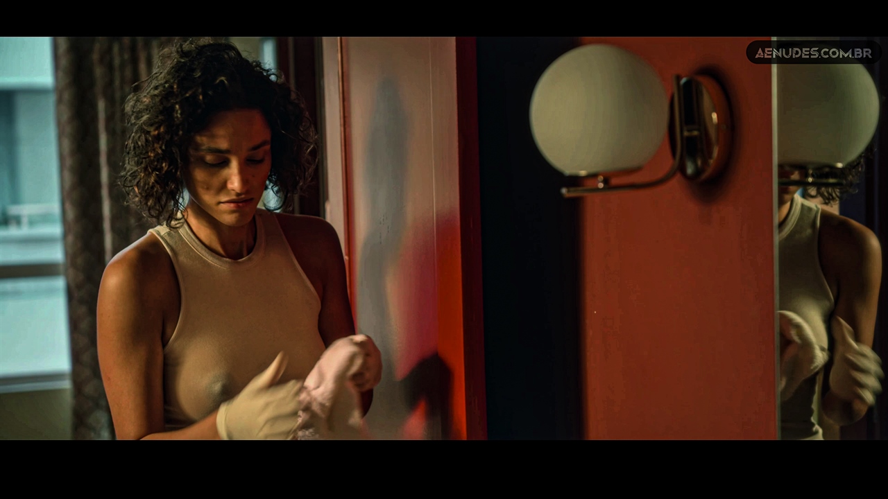 Debora Nascimento nua pelada em Olhar Indiscreto