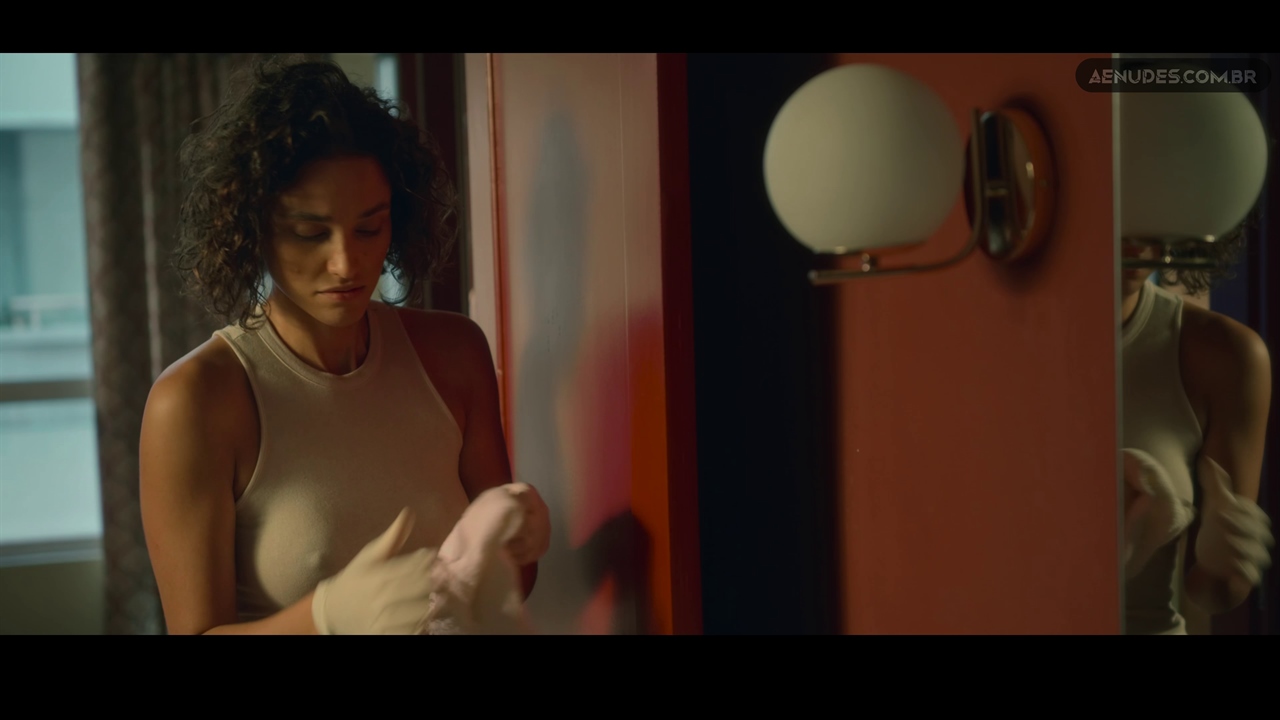 Debora Nascimento nua pelada em Olhar Indiscreto