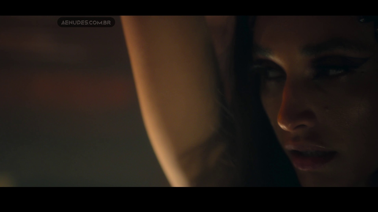 Debora Nascimento nua pelada em Olhar Indiscreto