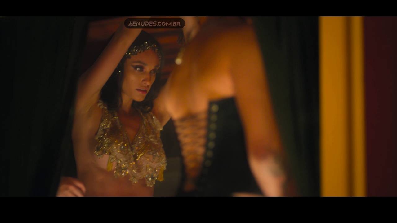 Debora Nascimento nua pelada em Olhar Indiscreto