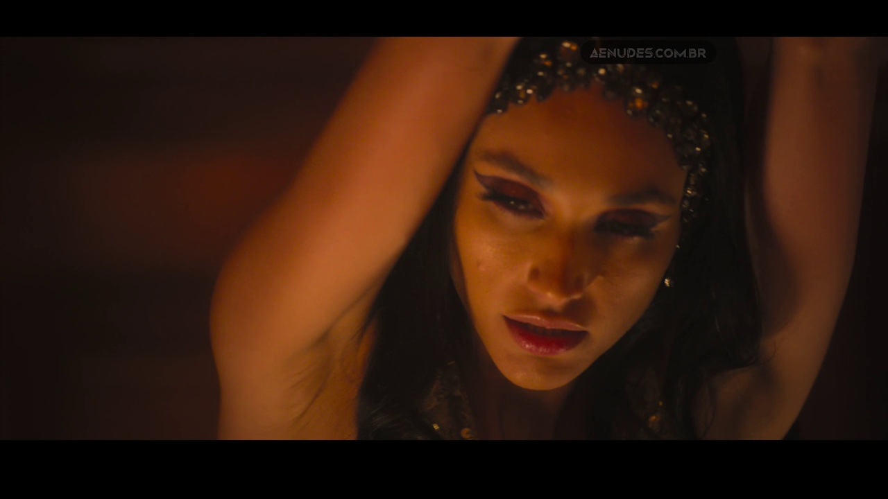 Debora Nascimento nua pelada em Olhar Indiscreto