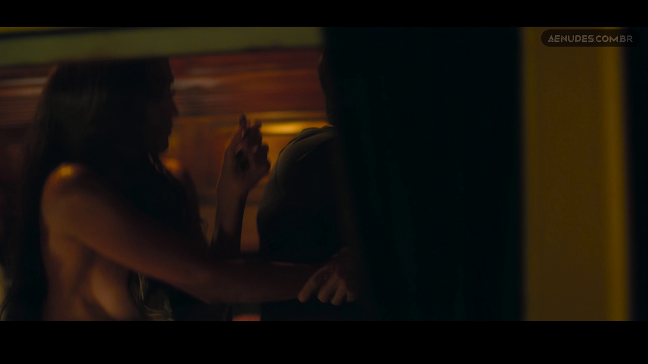 Debora Nascimento nua pelada em Olhar Indiscreto
