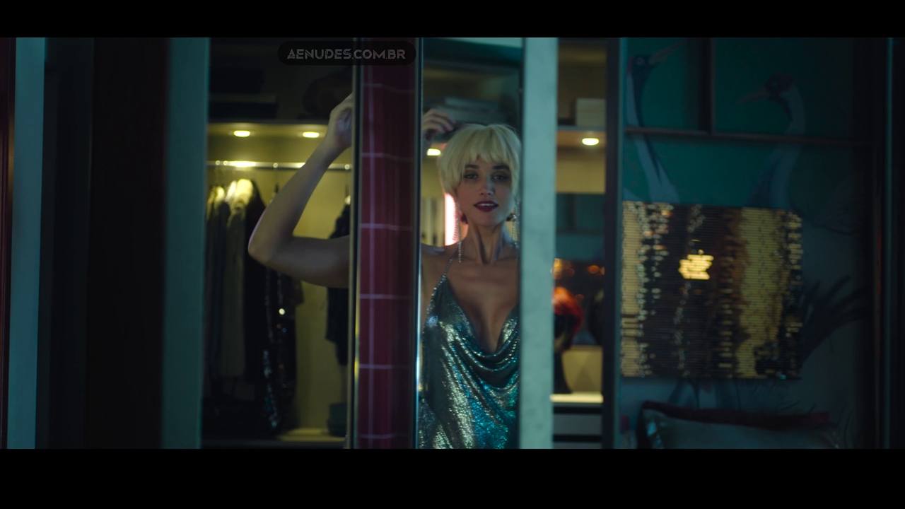 Debora Nascimento nua pelada em Olhar Indiscreto