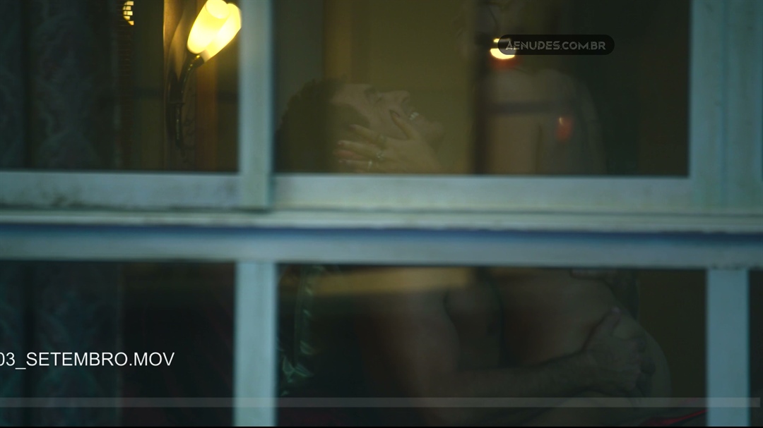 Emanuelle Araujo nua pelada em Olhar Indiscreto