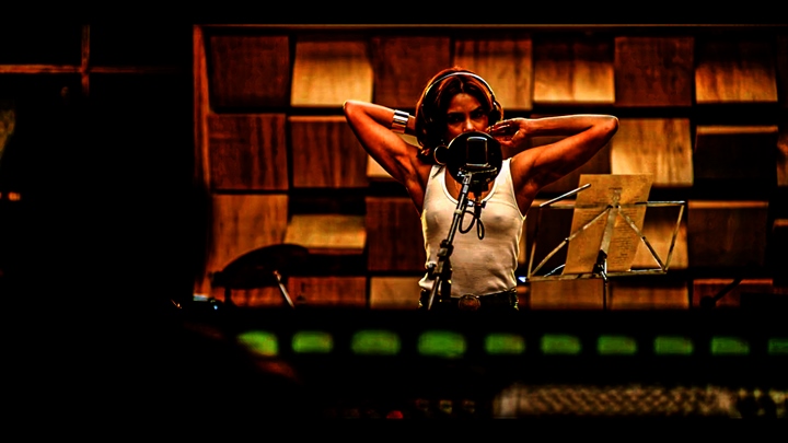 Lucy Alves nua pelada em So Se For Por Amor