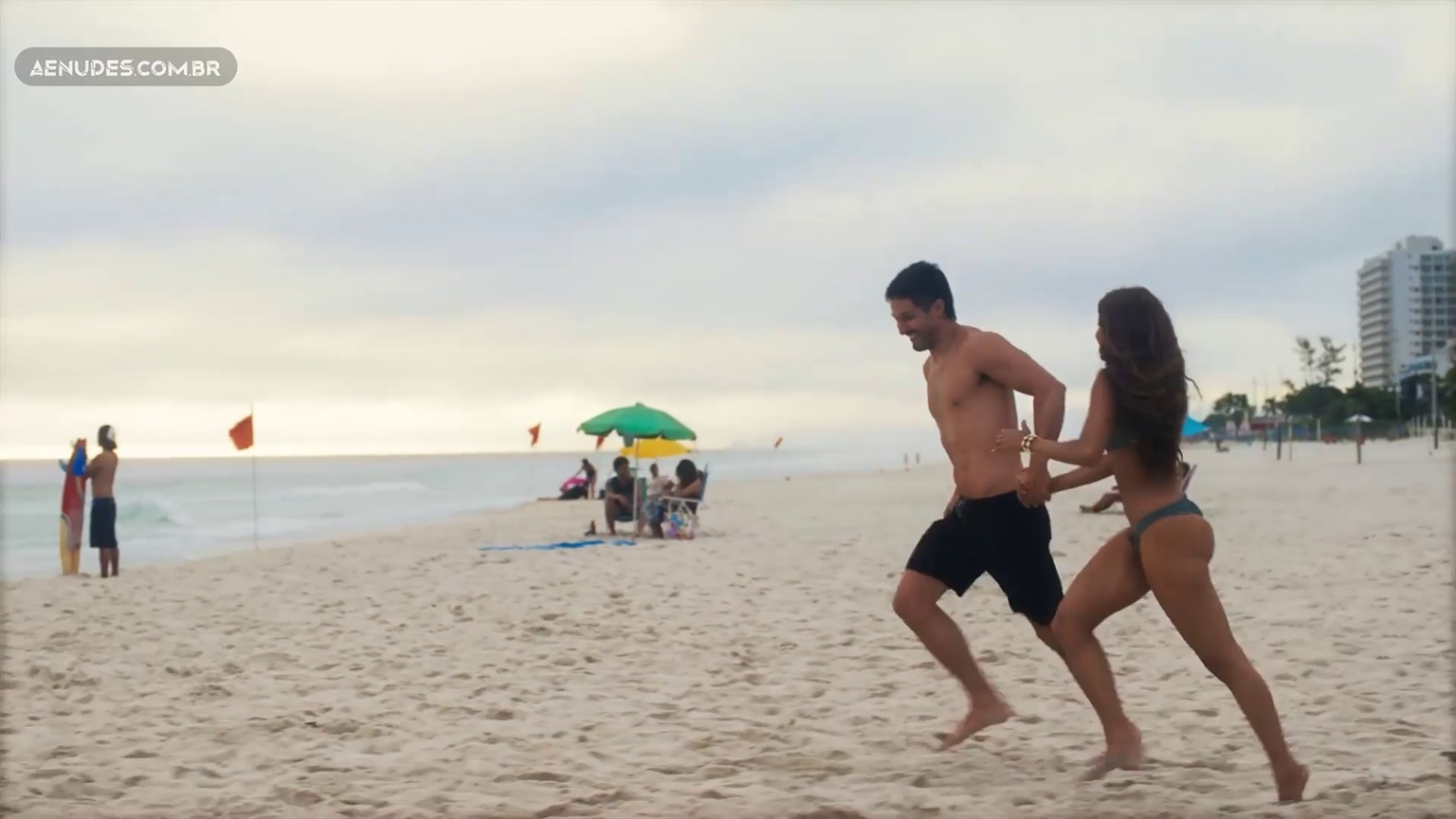 Lucy Alves nua pelada em Travessia