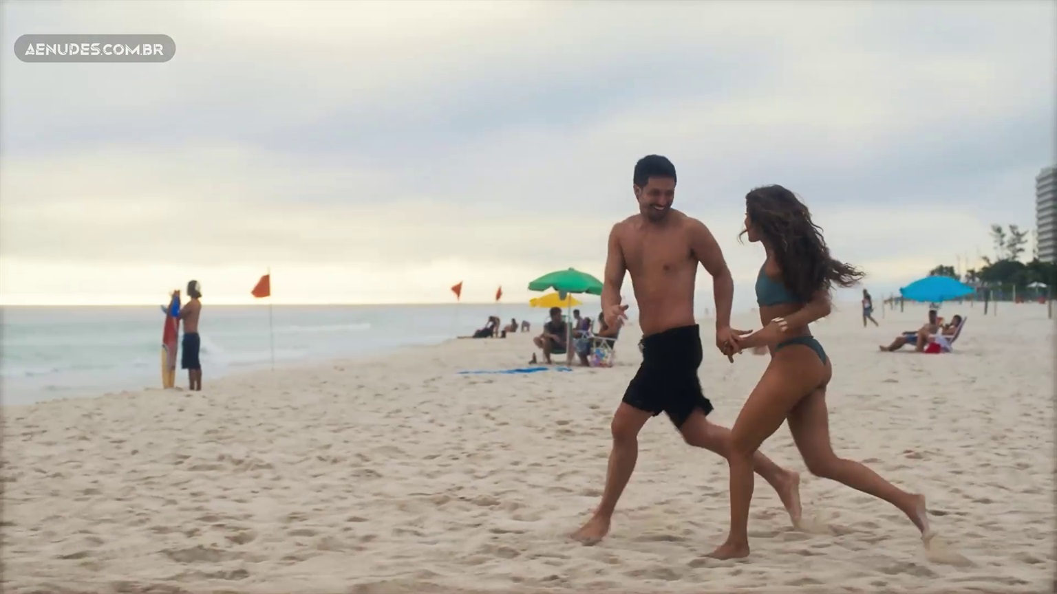 Lucy Alves nua pelada em Travessia