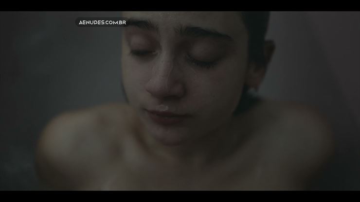 Barbara Luz nua pelada em Santo Maldito