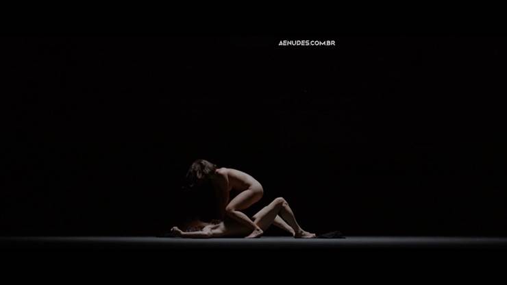 Bela Leindecker nua pelada em Anna