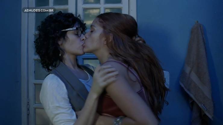 Maria Flor Gabi Lopes nua pelada em Maior Que O Mundo