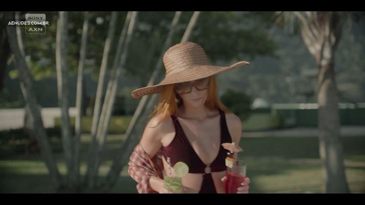 Marina Ruy Barbosa nua pelada em Rio Connection