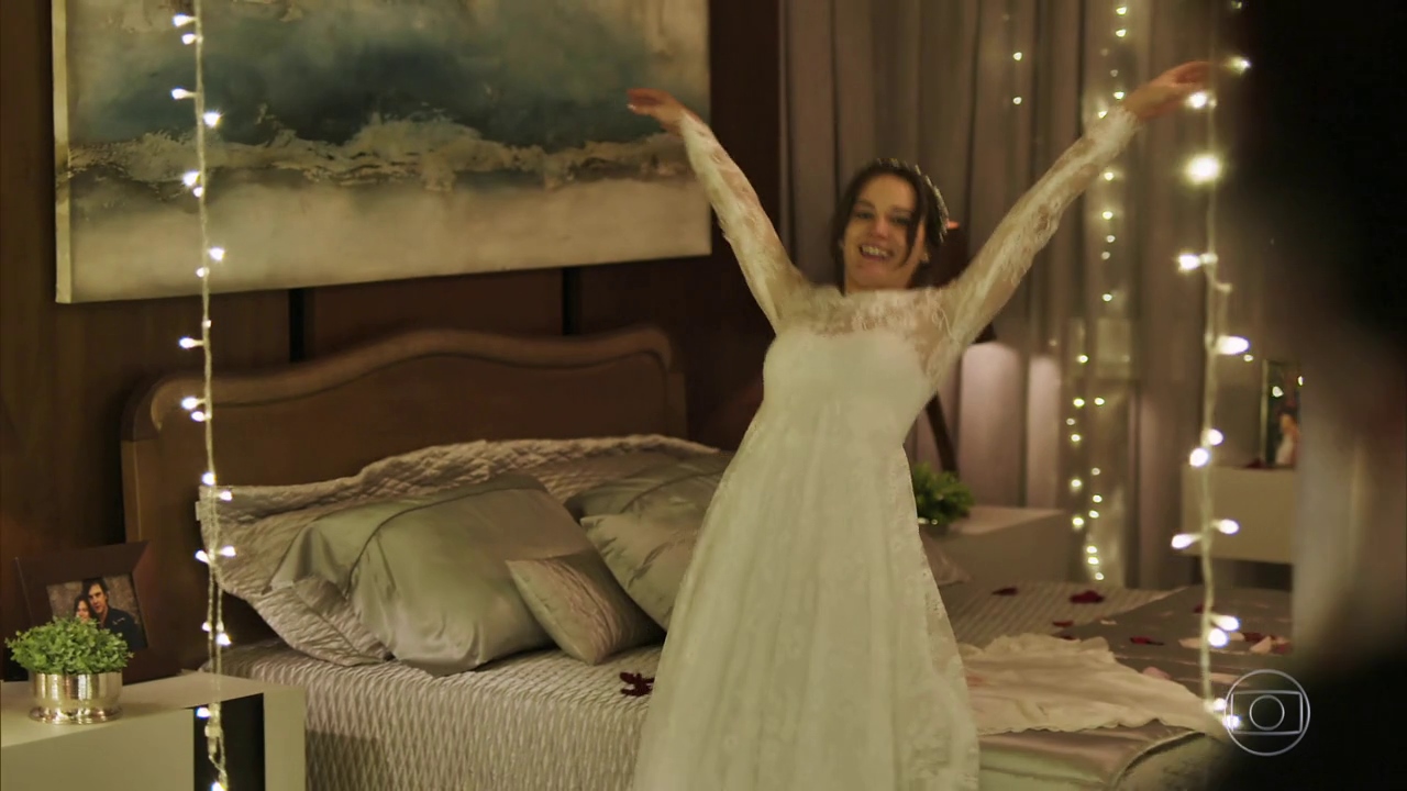 Bianca Bin nua pelada em O Outro lado do Paraíso