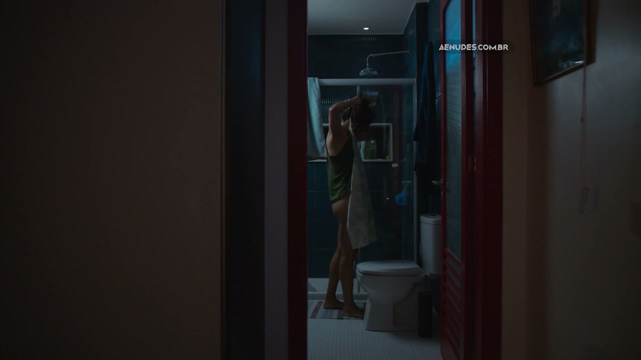 Maeve Jinkings nua pelada em Os Outros