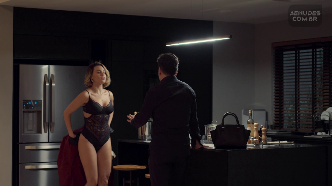 Leticia Lima nua pelada em Amor de Mae