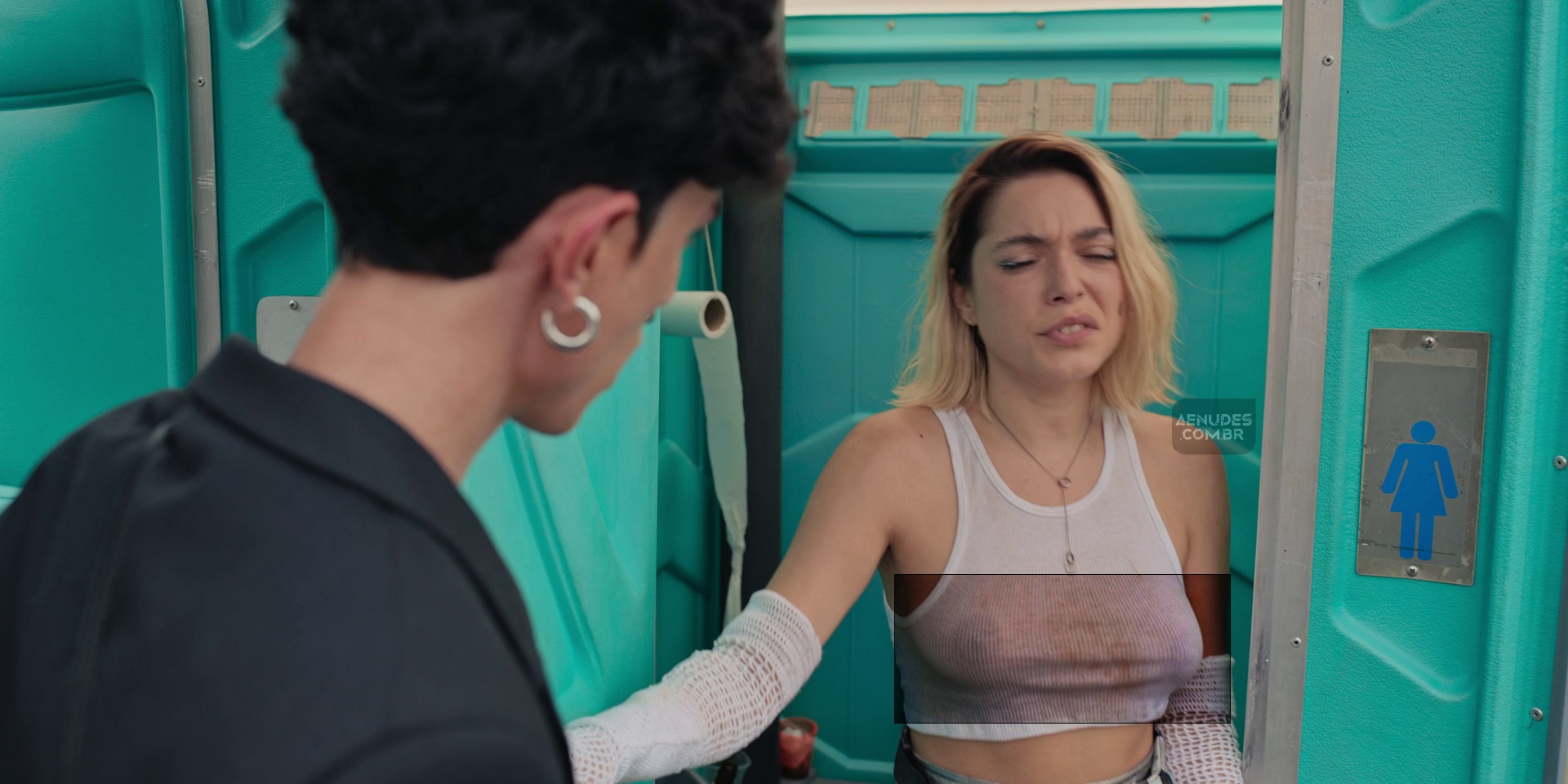 Bella Camero nua pelada em Eleita