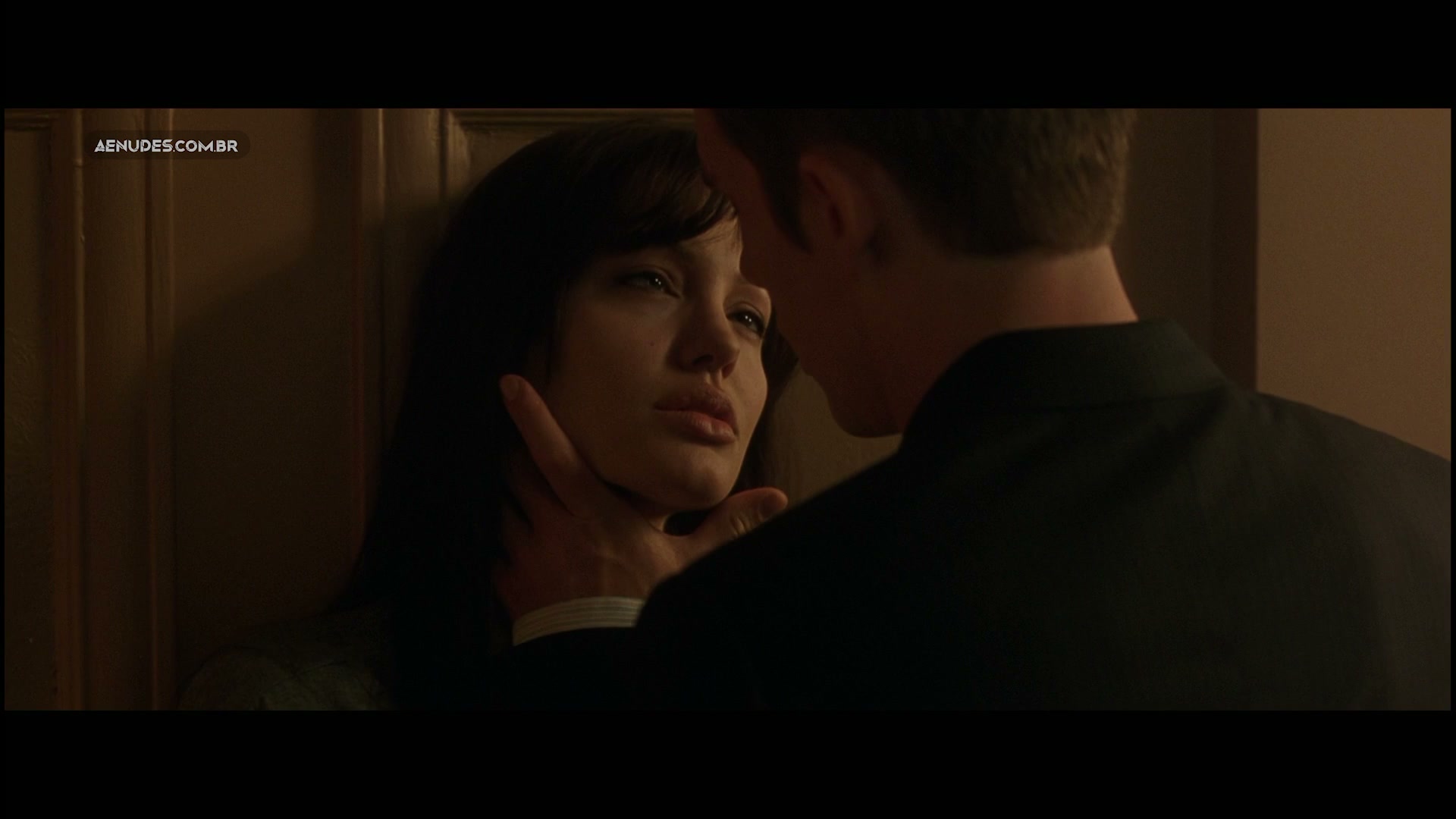 Angelia Jolie nua pelada em Taking Lives (Roubando Vidas)