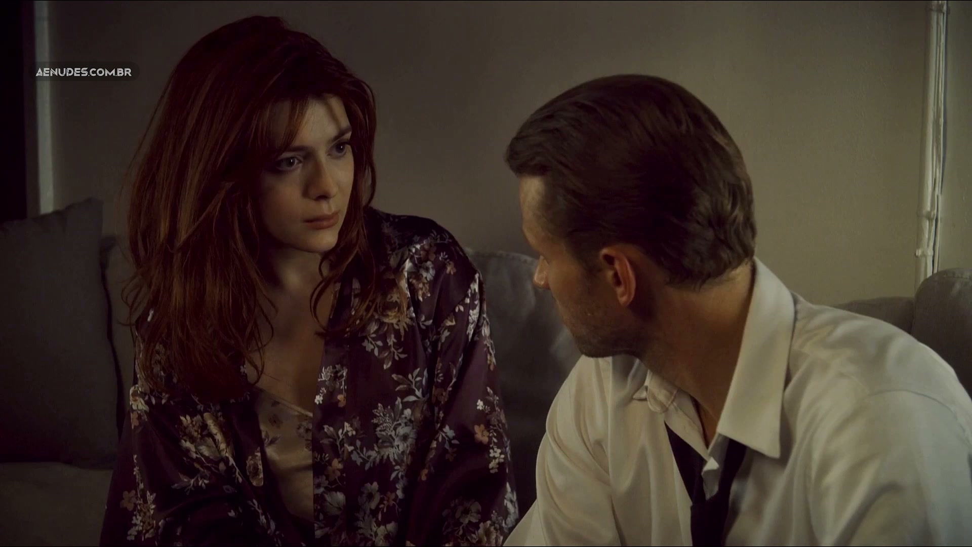 Elena Satine nua pelada em Payback