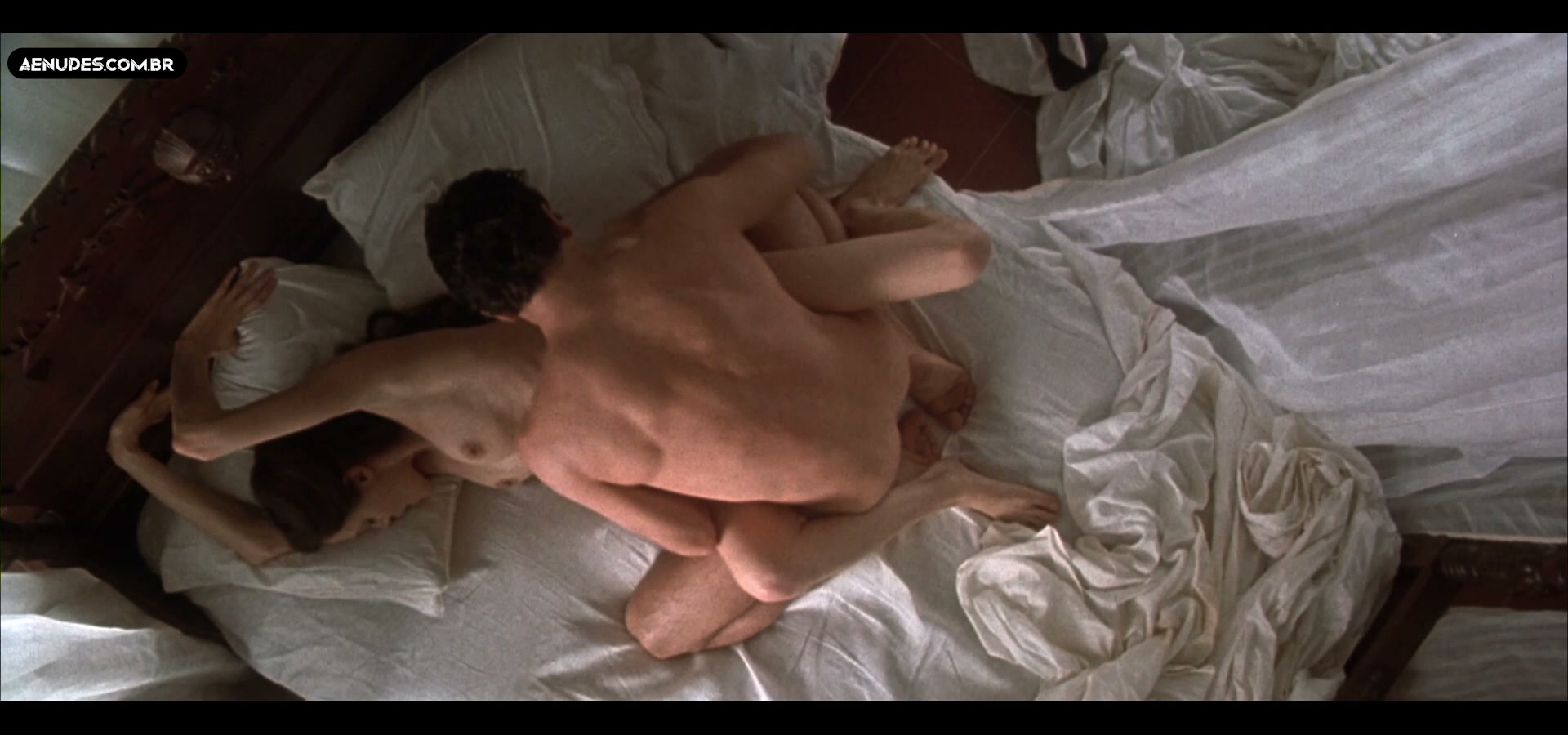 Angelina Jolie nua pelada em Pecado Original (Original Sin)