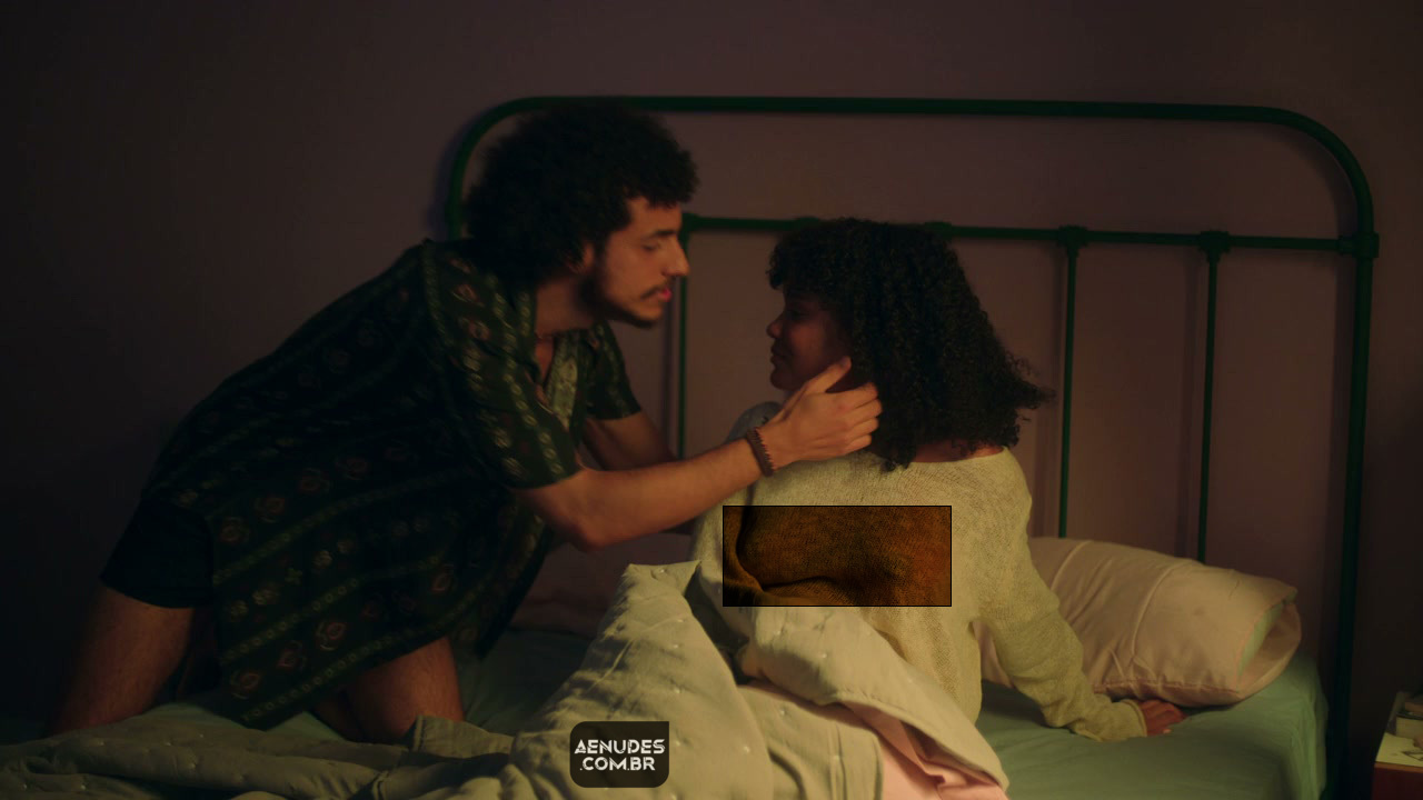 Heslaine Vieira nua pelada em As Five