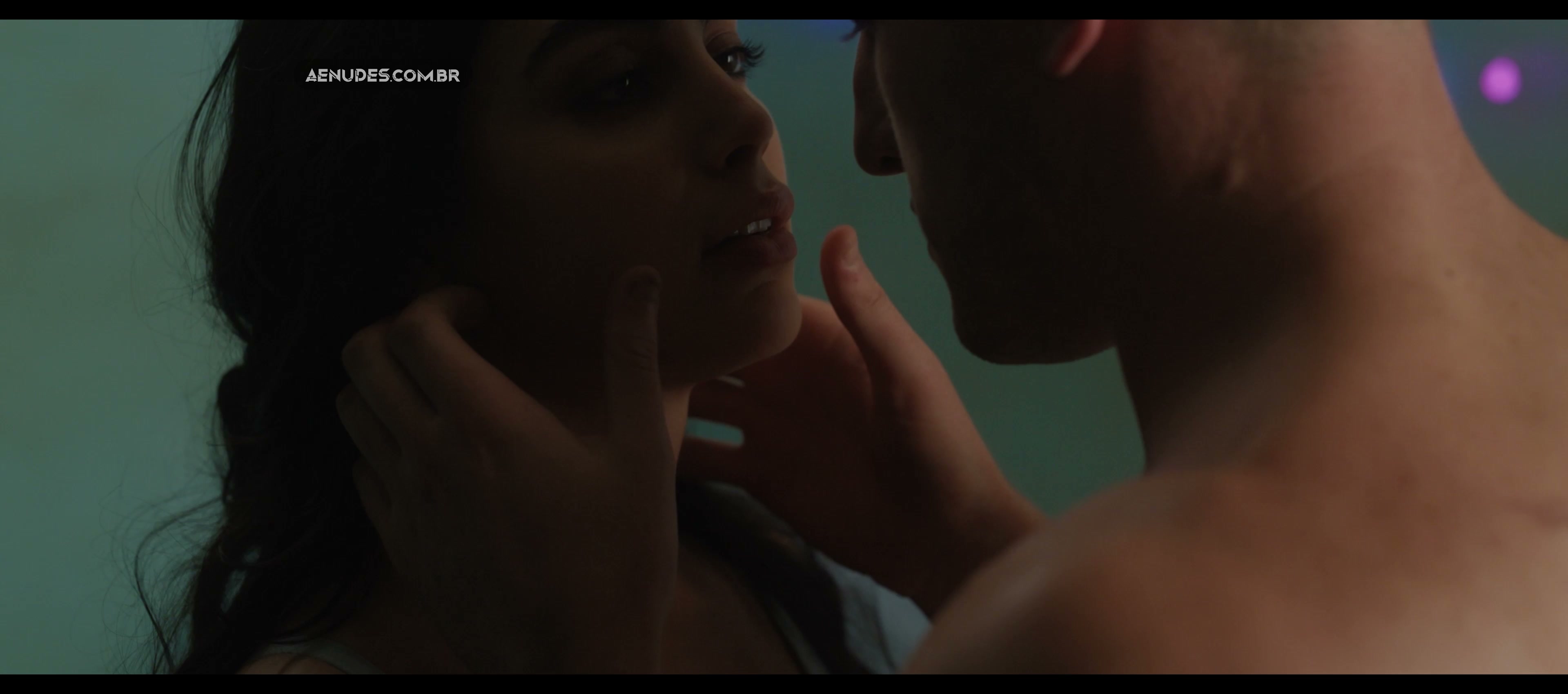 Melissa Barrera nua pelada em Carmen